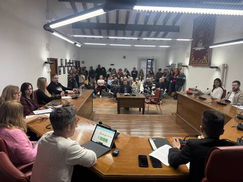 “Volem l’Institut ja!”: Maçanet de la Selva s’uneix per exigir una educació digna